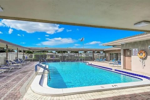 Villa ou maison à vendre à Margate, Floride: 2 chambres, 98.57 m2 № 2001668 - photo 20