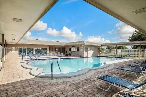 Villa ou maison à vendre à Margate, Floride: 2 chambres, 98.57 m2 № 2001668 - photo 16