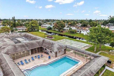 Villa ou maison à vendre à Margate, Floride: 2 chambres, 98.57 m2 № 2001668 - photo 15