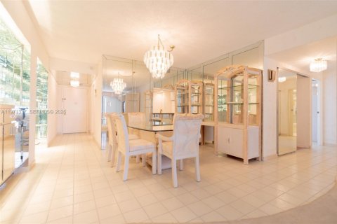 Condominio en venta en Hallandale Beach, Florida, 2 dormitorios, 130.06 m2 № 2032740 - foto 5