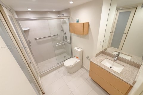Condominio en venta en Hallandale Beach, Florida, 2 dormitorios, 130.06 m2 № 2032740 - foto 27