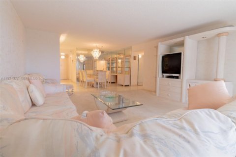 Condominio en venta en Hallandale Beach, Florida, 2 dormitorios, 130.06 m2 № 2032740 - foto 6