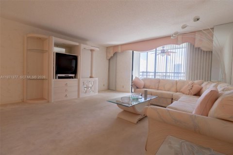 Condominio en venta en Hallandale Beach, Florida, 2 dormitorios, 130.06 m2 № 2032740 - foto 9