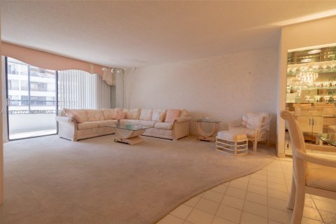 Condominio en venta en Hallandale Beach, Florida, 2 dormitorios, 130.06 m2 № 2032740 - foto 8