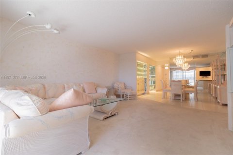 Condominio en venta en Hallandale Beach, Florida, 2 dormitorios, 130.06 m2 № 2032740 - foto 7