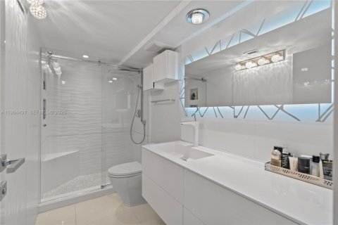 Condominio en venta en Hallandale Beach, Florida, 2 dormitorios, 133.78 m2 № 2046822 - foto 25