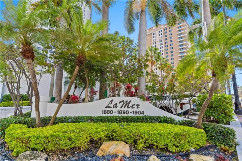Condominio en venta en Hallandale Beach, Florida, 2 dormitorios, 133.78 m2 № 2046822 - foto 2