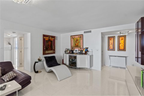 Condominio en venta en Hallandale Beach, Florida, 2 dormitorios, 133.78 m2 № 2046822 - foto 22