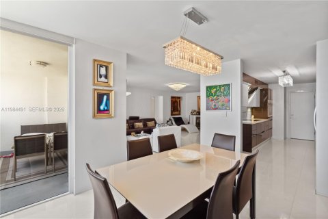 Condominio en venta en Hallandale Beach, Florida, 2 dormitorios, 133.78 m2 № 2046822 - foto 16
