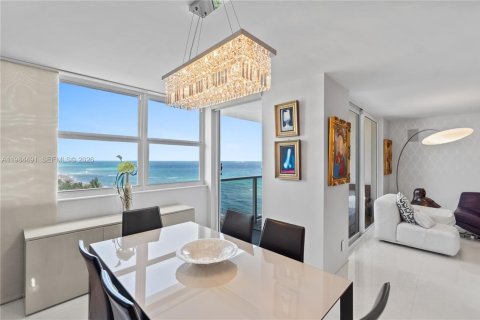 Condominio en venta en Hallandale Beach, Florida, 2 dormitorios, 133.78 m2 № 2046822 - foto 14