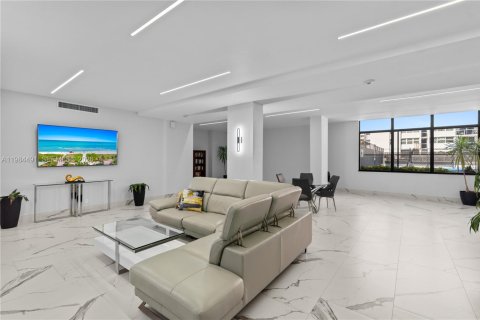Condominio en venta en Hallandale Beach, Florida, 2 dormitorios, 133.78 m2 № 2046822 - foto 3