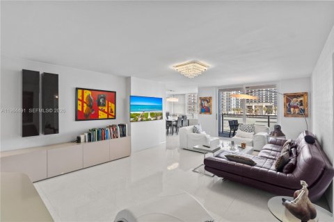 Condominio en venta en Hallandale Beach, Florida, 2 dormitorios, 133.78 m2 № 2046822 - foto 10