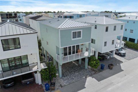 House in Key Largo, Florida 3 bedrooms, 153.29 sq.m. № 1776217 - photo 3