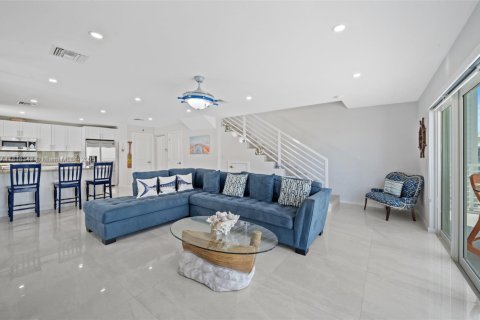 House in Key Largo, Florida 3 bedrooms, 153.29 sq.m. № 1776217 - photo 16