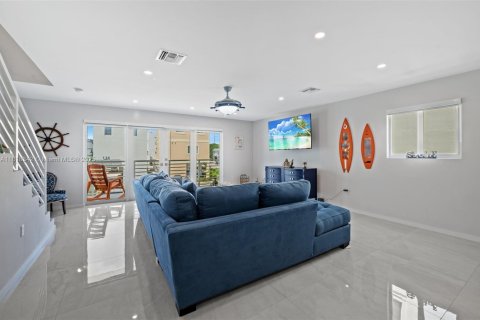 House in Key Largo, Florida 3 bedrooms, 153.29 sq.m. № 1776217 - photo 14