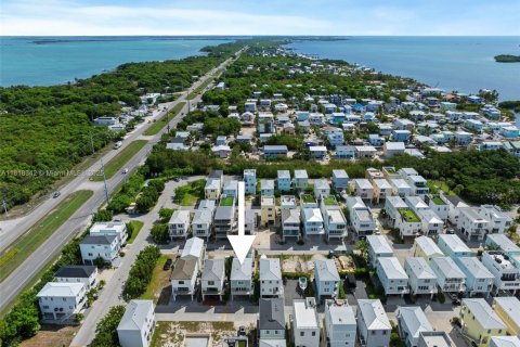 House in Key Largo, Florida 3 bedrooms, 153.29 sq.m. № 1776217 - photo 2