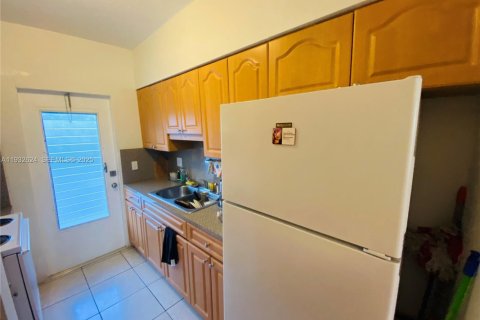 Снять в аренду кондоминиум в Норт-Майами, Флорида 1 спальня, 60.39м2, № 1991568 - фото 10