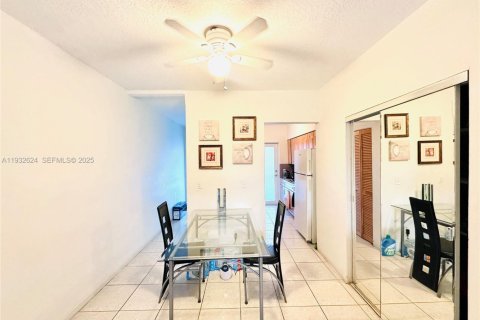 Снять в аренду кондоминиум в Норт-Майами, Флорида 1 спальня, 60.39м2, № 1991568 - фото 6