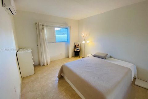 Снять в аренду кондоминиум в Норт-Майами, Флорида 1 спальня, 60.39м2, № 1991568 - фото 11