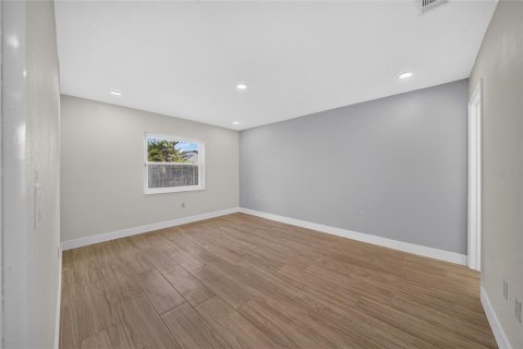 Casa en venta en Saint Petersburg, Florida, 3 dormitorios, 110.83 m2 № 2220480 - foto 21