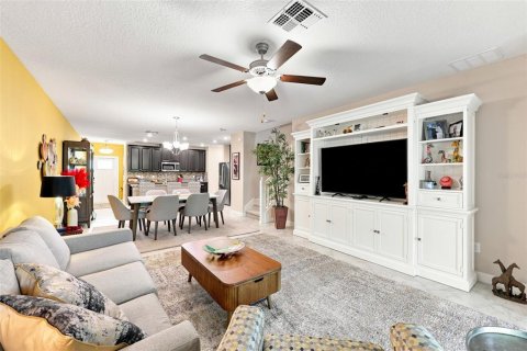 Townhouse in Wimauma, Florida 2 bedrooms, 159.14 sq.m. № 2239386 - photo 6