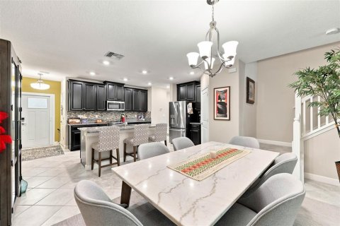 Townhouse in Wimauma, Florida 2 bedrooms, 159.14 sq.m. № 2239386 - photo 17