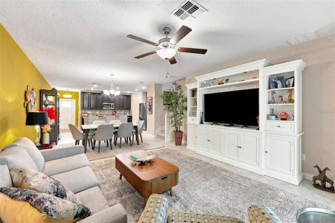 Townhouse in Wimauma, Florida 2 bedrooms, 159.14 sq.m. № 2239386 - photo 23