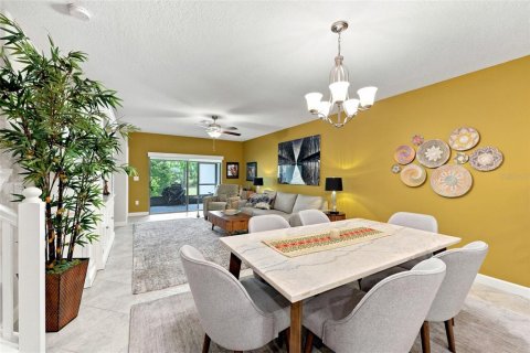 Townhouse in Wimauma, Florida 2 bedrooms, 159.14 sq.m. № 2239386 - photo 15