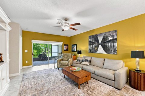 Townhouse in Wimauma, Florida 2 bedrooms, 159.14 sq.m. № 2239386 - photo 24