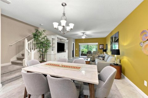 Townhouse in Wimauma, Florida 2 bedrooms, 159.14 sq.m. № 2239386 - photo 14