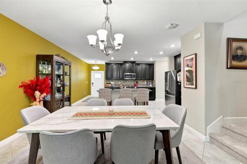 Townhouse in Wimauma, Florida 2 bedrooms, 159.14 sq.m. № 2239386 - photo 10