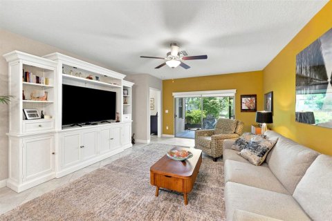 Townhouse in Wimauma, Florida 2 bedrooms, 159.14 sq.m. № 2239386 - photo 8