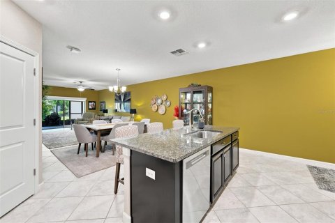 Townhouse in Wimauma, Florida 2 bedrooms, 159.14 sq.m. № 2239386 - photo 12