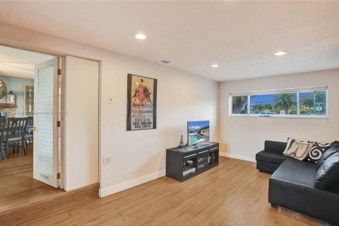 Villa ou maison à vendre à Hialeah, Floride: 3 chambres, 162.58 m2 № 1963151 - photo 9