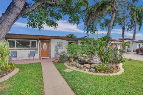 Villa ou maison à vendre à Hialeah, Floride: 3 chambres, 162.58 m2 № 1963151 - photo 30