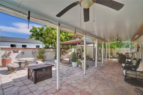 Villa ou maison à vendre à Hialeah, Floride: 3 chambres, 162.58 m2 № 1963151 - photo 24