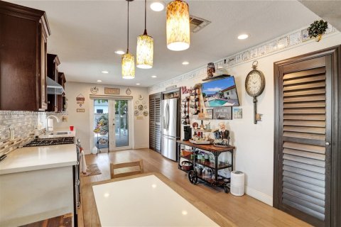 Villa ou maison à vendre à Hialeah, Floride: 3 chambres, 162.58 m2 № 1963151 - photo 6