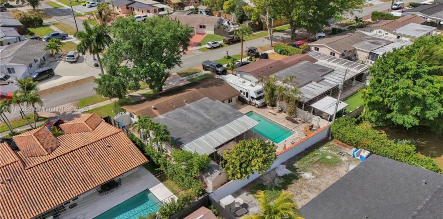 Villa ou maison à Hialeah, Floride 3 chambres, 162.58 m2 № 1963151