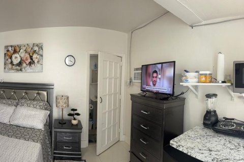 Immobilier commercial à louer à Miramar, Floride: 1 chambre, 154.96 m2 № 2432384 - photo 2