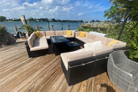 Casa en venta en Miami Beach, Florida, 4 dormitorios, 286.14 m2 № 1377412 - foto 2