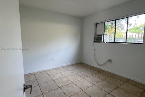 Купить коммерческую недвижимость в Майами, Флорида 334.08м2, № 1975777 - фото 18