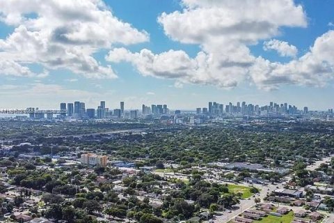 Купить коммерческую недвижимость в Майами, Флорида 334.08м2, № 1975777 - фото 4