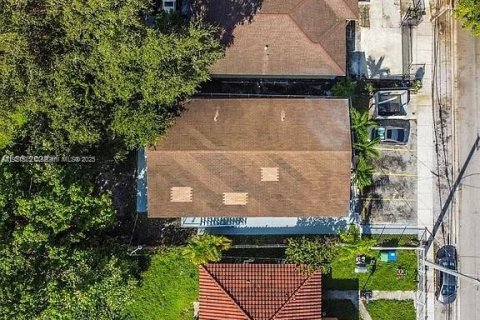 Купить коммерческую недвижимость в Майами, Флорида 334.08м2, № 1975777 - фото 3