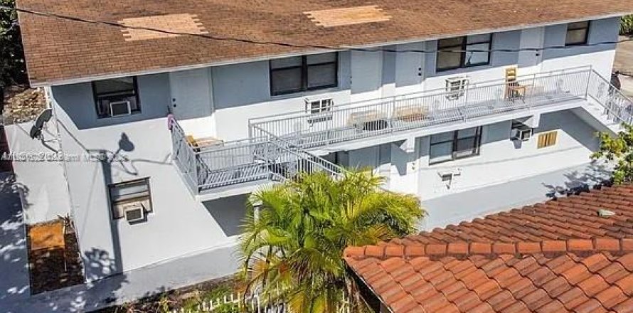 Коммерческая недвижимость в Майами, Флорида 334.08м2 № 1975777