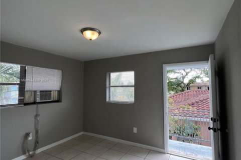 Купить коммерческую недвижимость в Майами, Флорида 334.08м2, № 1975777 - фото 15