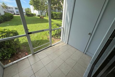 Condo in Bradenton, Florida, 1 bedroom  № 1901937 - photo 8