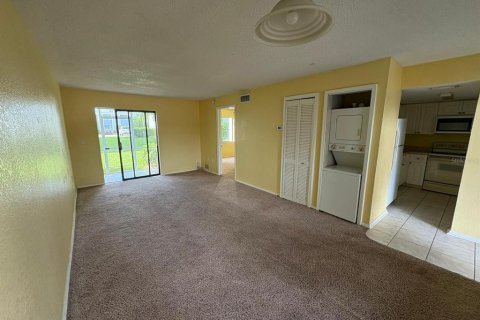 Condo in Bradenton, Florida, 1 bedroom  № 1901937 - photo 6