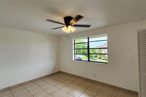 Купить кондоминиум в Санрайз, Флорида 2 спальни, № 1920545 - фото 6