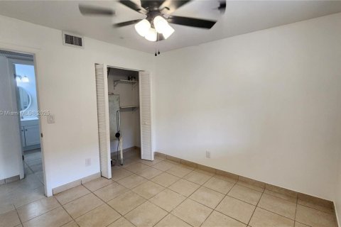 Купить кондоминиум в Санрайз, Флорида 2 спальни, № 1920545 - фото 13