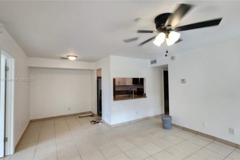 Купить кондоминиум в Санрайз, Флорида 2 спальни, № 1920545 - фото 8